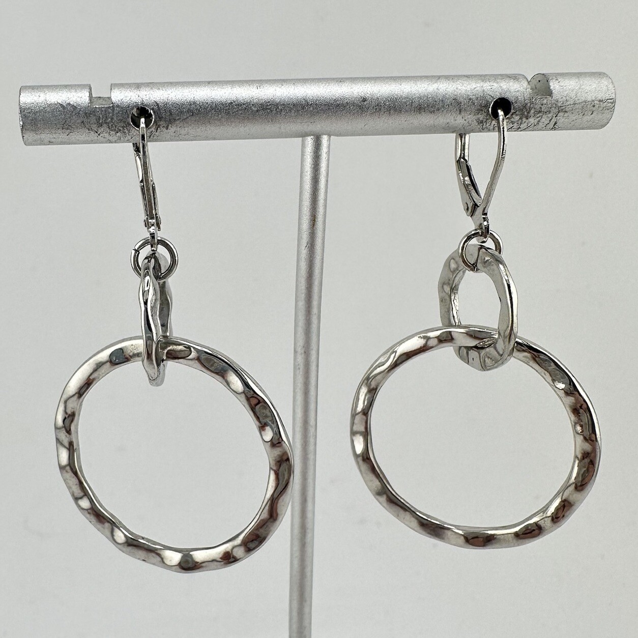 2” Silver Tone Hammered Texture Interlocking Ring… - image 2