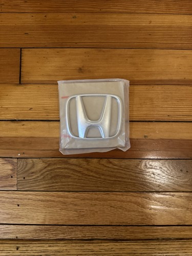 Genuine OEM Honda Accord 2DR Coupe 2003 - 2005 Rear H Emblem 75701-SDN-000