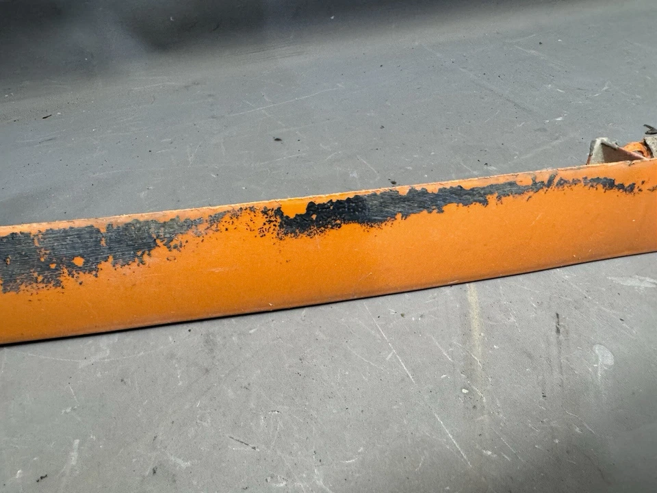 Parachoques trasero Chevy Vega 1974-1977 relleno protector contra salpicaduras Astre Sunbird cola OE Foto 3 de 4