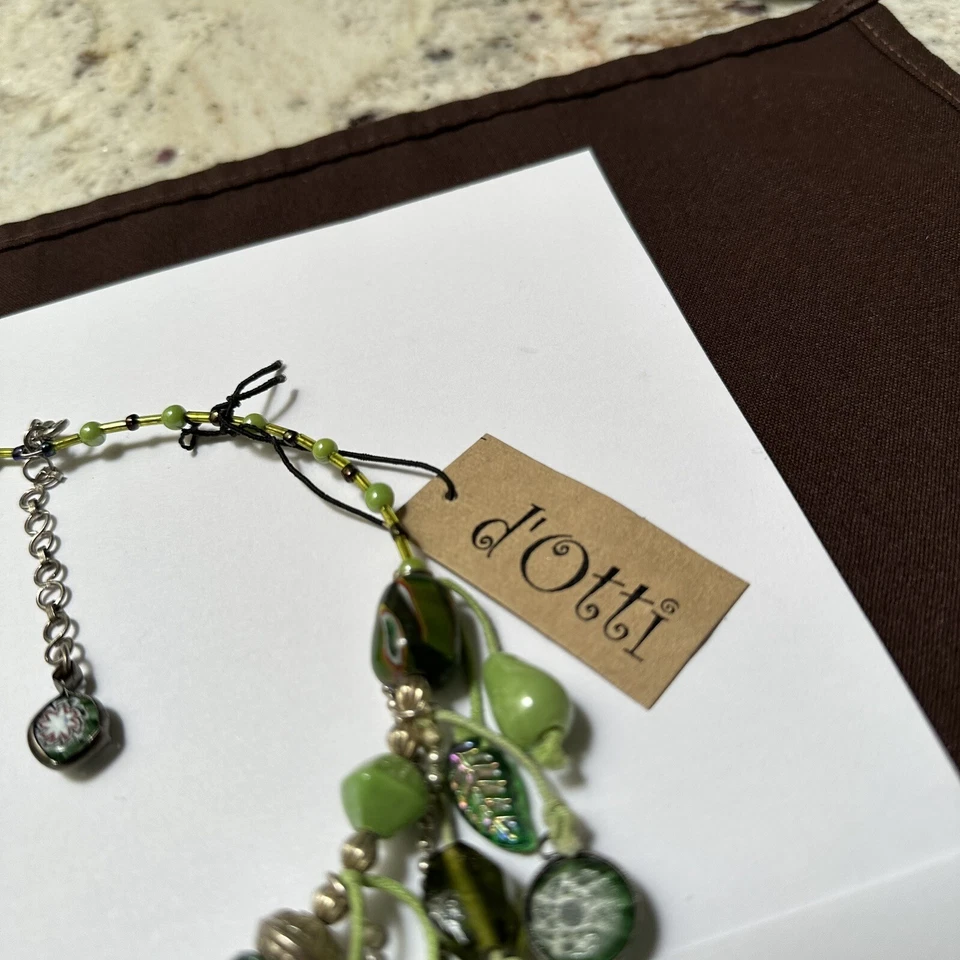 Collar D’Otti cuentas verdes nuevo con etiquetas 16-18 pulgadas Foto 2 de 4
