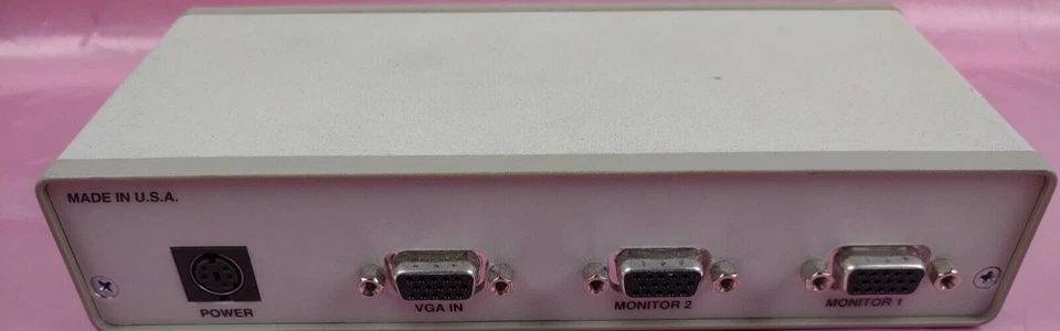 Black box AC056A-R2 VGA Video Splitter 2 - channel 2 ports desktop   - Image 2 of 4