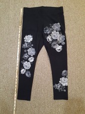Torrid Black Leggings With A Gray Purple Floral Pattern Size 0 Stretch Comfort