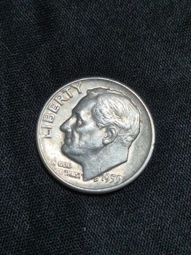 1959 D ROOSEVELT DIME in circulated condition silver coin. Nice coin.