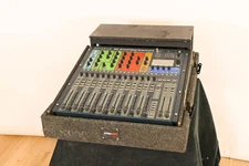 Soundcraft Si Expression 1 Digital Audio Mixing Console with Road Case CG01TU2