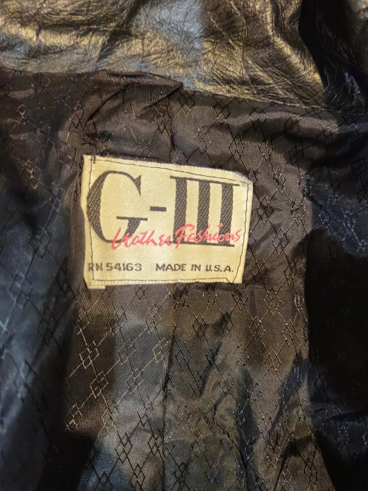 Conjunto de chaqueta y falda de 2 piezas 13/14 G3 para mujer de cuero negro estampado animal Estados Unidos Foto 4 de 4