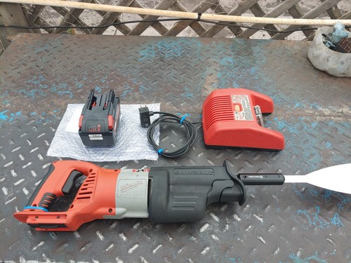 Milwaukee Windshield Removal Tool. USA