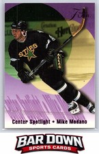 1994-95 Flair #9 Mike Modano Center Spotlight