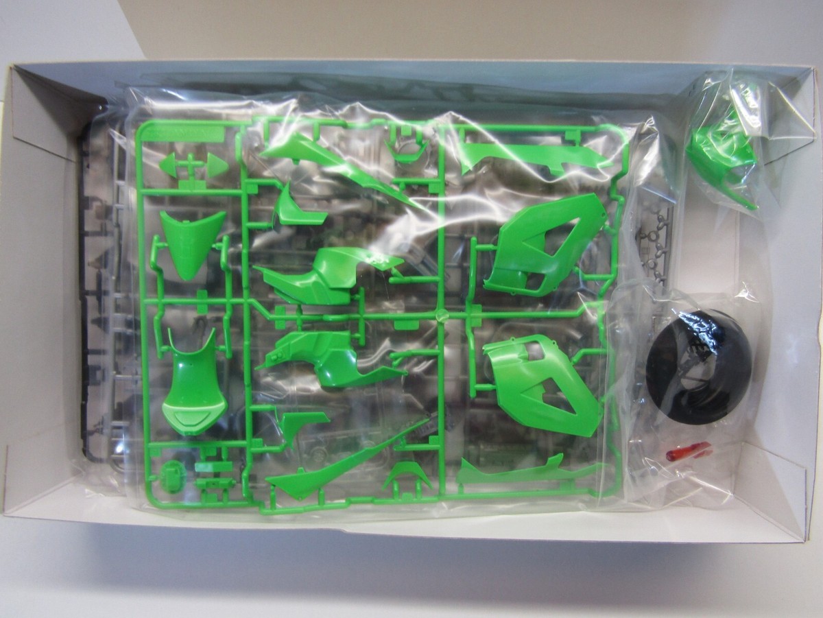 Tamiya 1:12 Scale '06 Kawasaki Ninja ZX-RR Model Kit #14109
