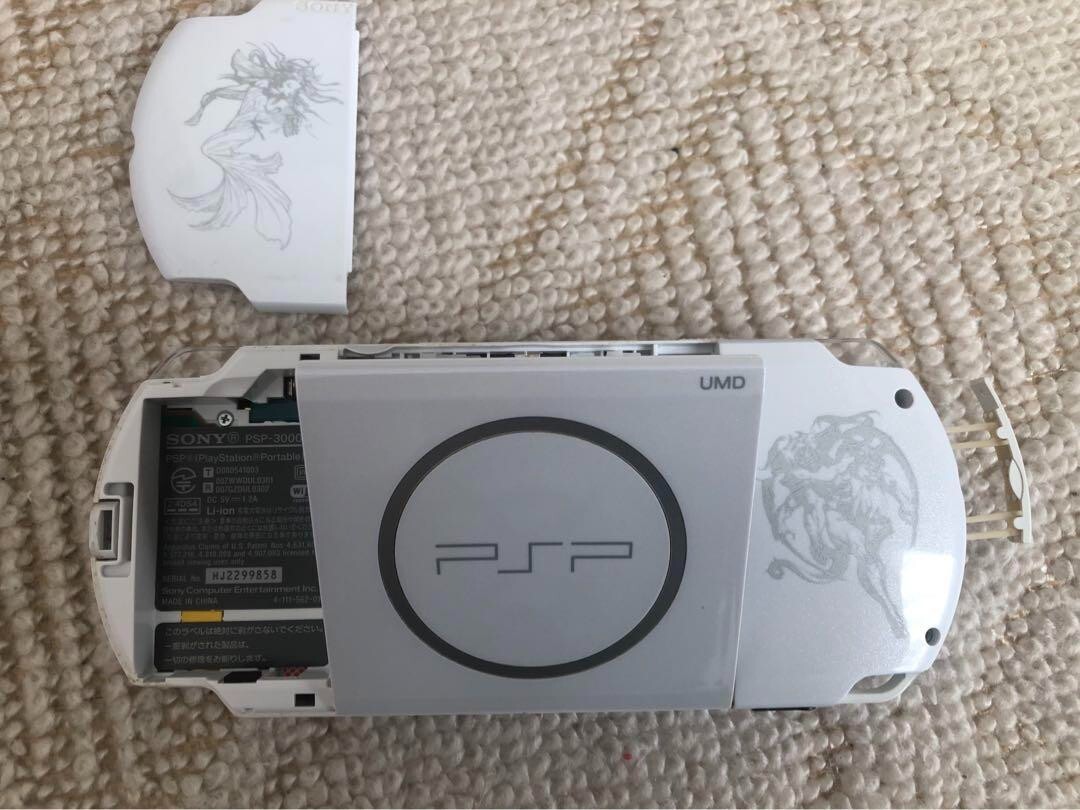 Sony PSP-3000 Dissidia Final Fantasy Limited Edition Console