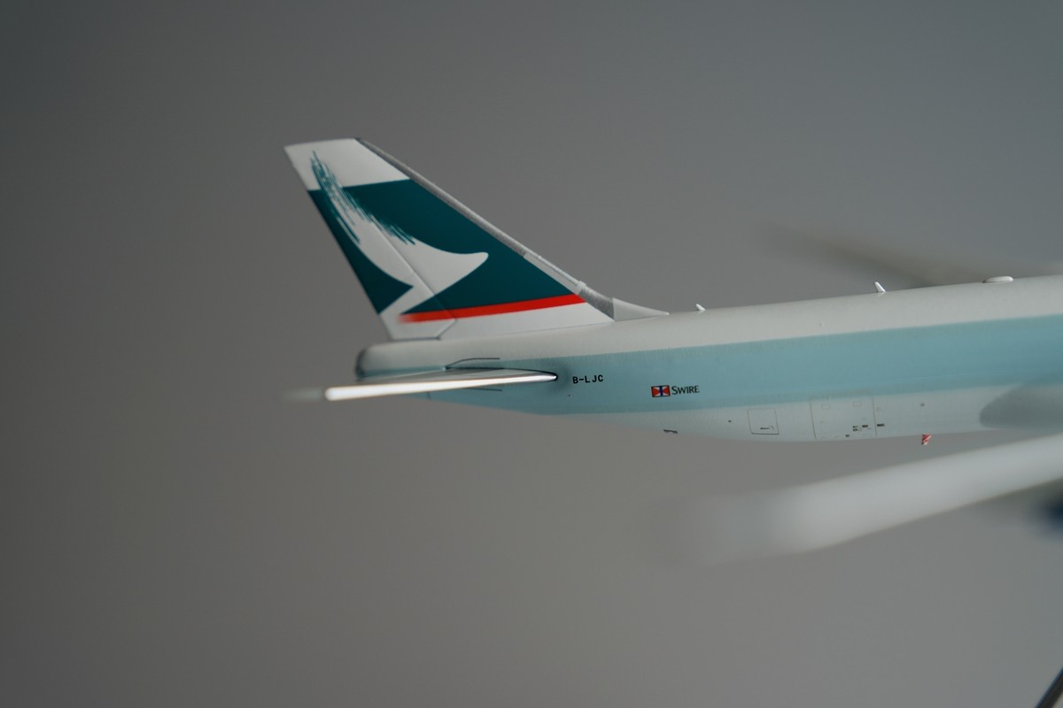 1:400 YY Wings CATHAY PACIFIC CARGO BOEING B747-8F Aircraft