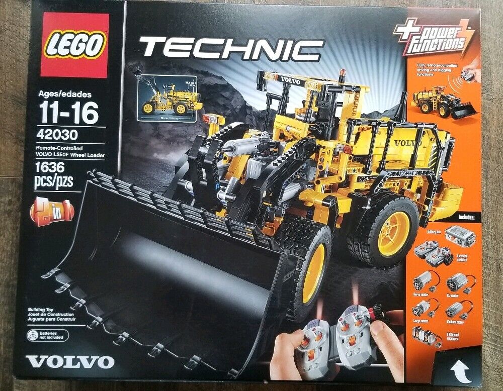 BRAND NEW and SEALED LEGO TECHNIC SET 42030 REMOTE-CONTROLLED VOLVO WHEEL LOADER