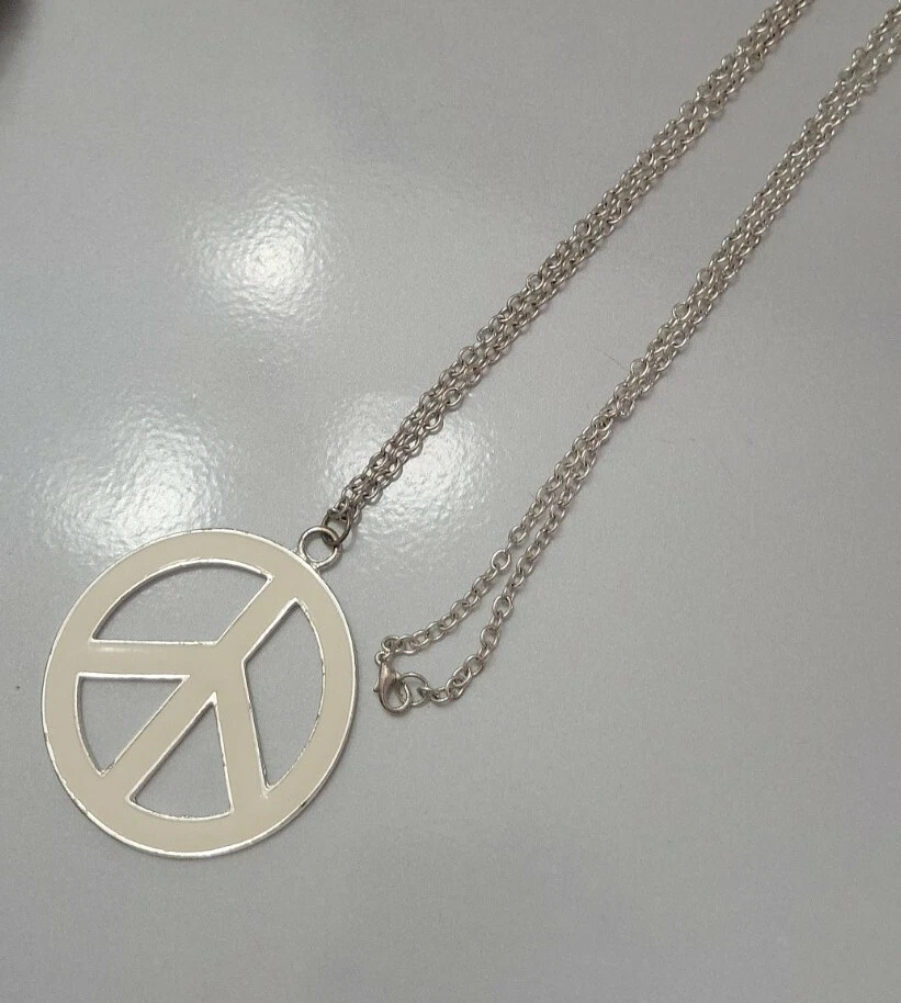 Vintage Hippy Medallion Fancy White & Silver Colored Peace Flower Power Necklace - Image 2 of 4