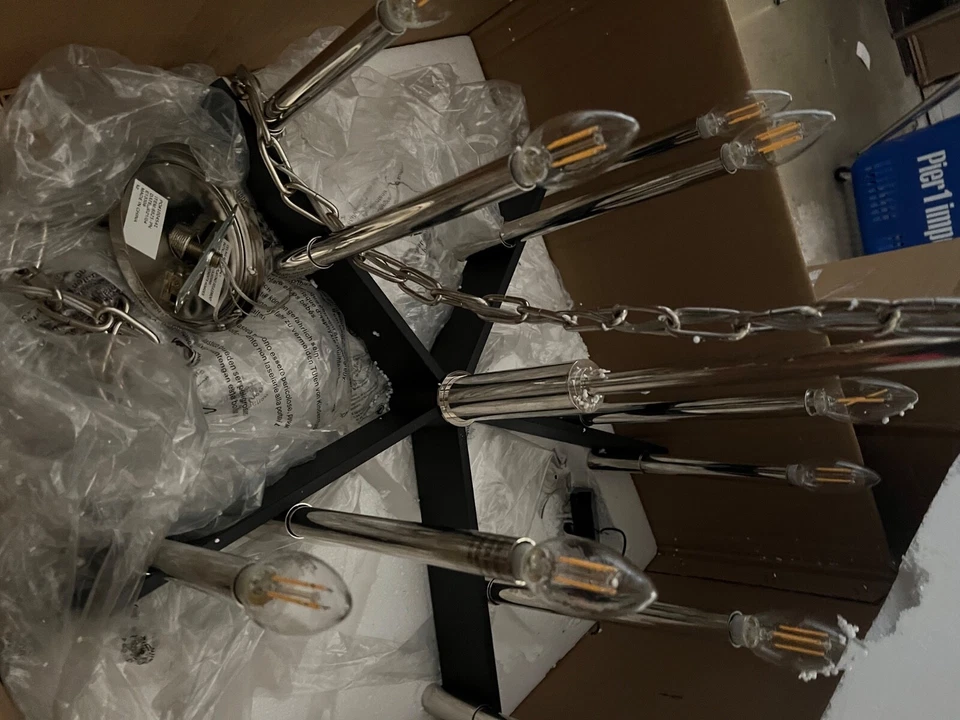 Impresionante araña moderna negra y cromada Foto 2 de 3