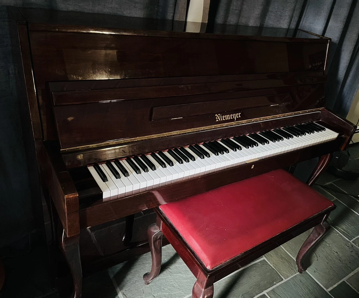 Niemeyer Chippendale Mahogany Upright Piano