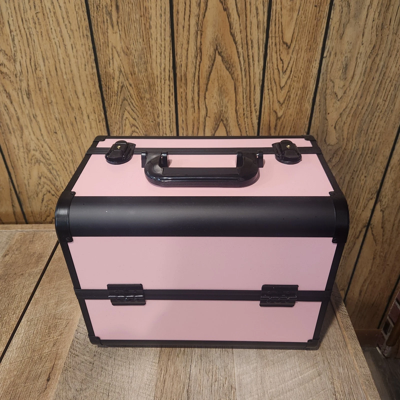 Large Aluminum Cosmetic Makeup Case, jewelry Box organizer, Dividers, Travel
Opens in a new window o