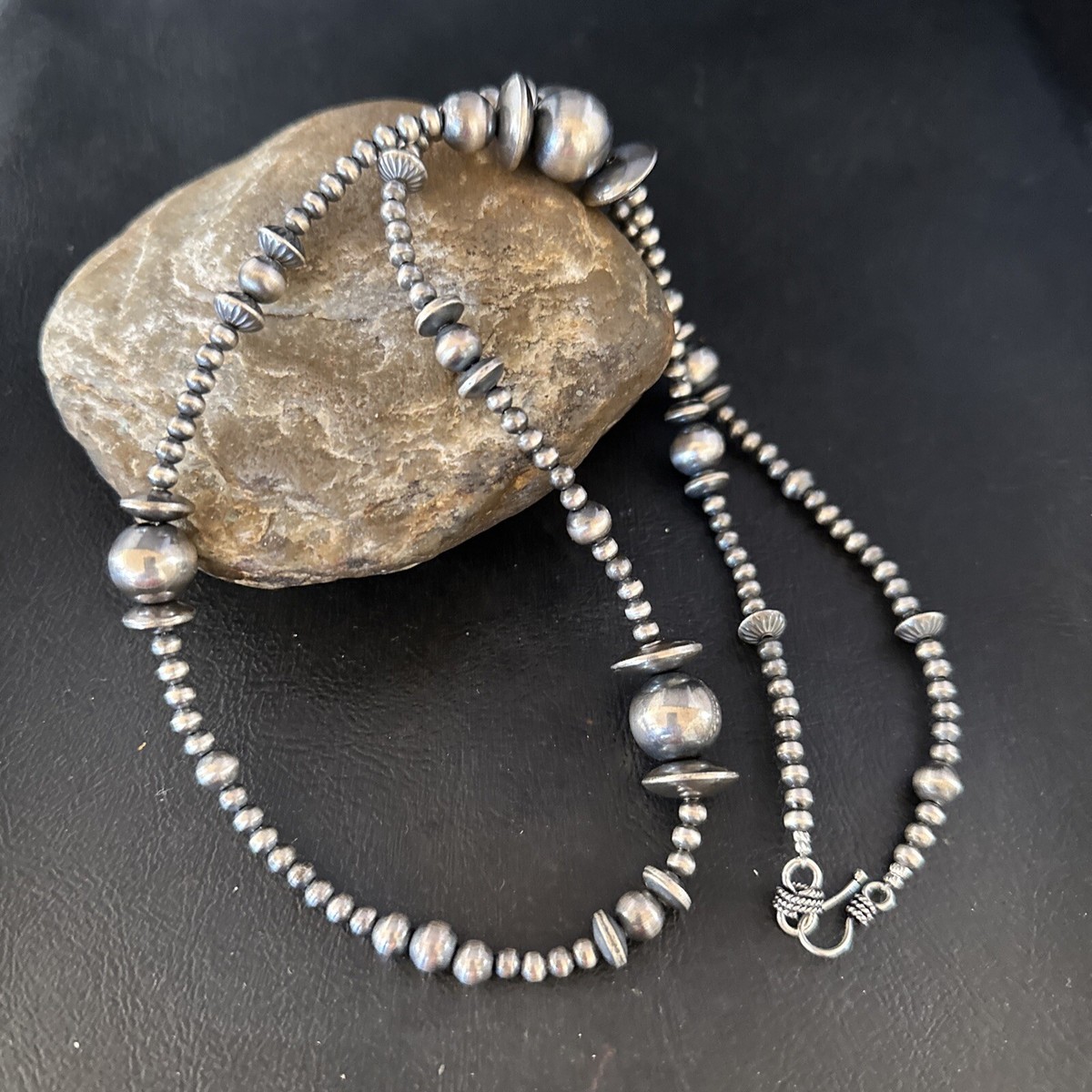 アクセサリー Folk/N x genre Navajo Pearl Necklace 4 & 6mm Modern Navajo Pearls Necklace, Sterling Silver
