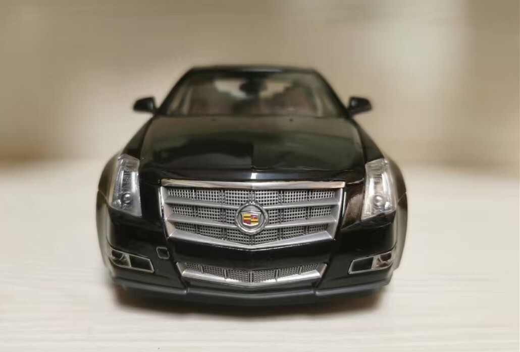 Cadillac CT4 1/18モデル ダイキャストカー 1/18 Dealer Edition Cadillac CT4 (Red) Diecast Car Model