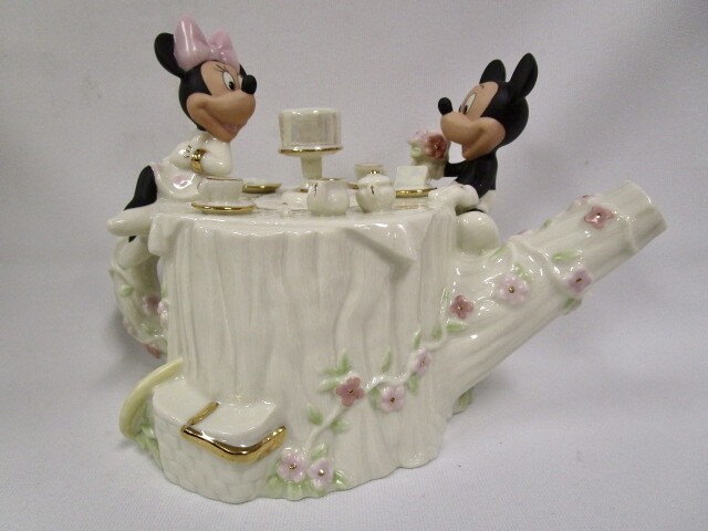 値下げ中　LENOX Mickey Mouse Club 50周年　陶器 Amazon.com: Lenox Classics Mickey And Friends Over the Moon