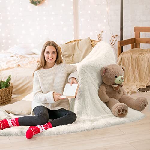 Super Soft Shaggy Longfur Faux Fur Blanket, Fuzzy Throw Blanket for Bed, Fluf...