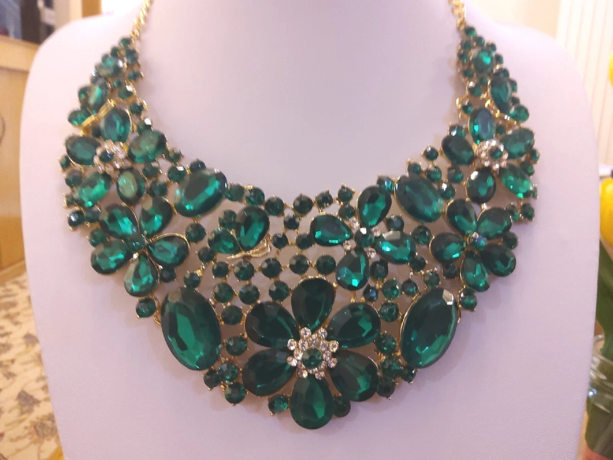 Emerald green statement necklace deals