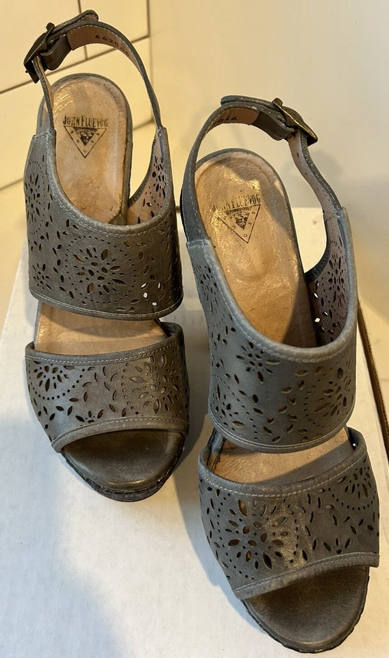 Sandalias de cuero John Fluevog Rules Chatelet Block tacón alto grises para mujer talla 10 usadas en excelente estado Foto 2 de 4