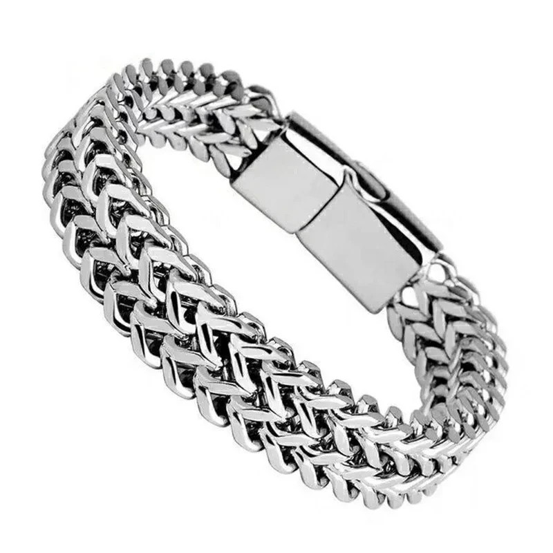 Cadena plateada hombre mediana brillante de metal resistente