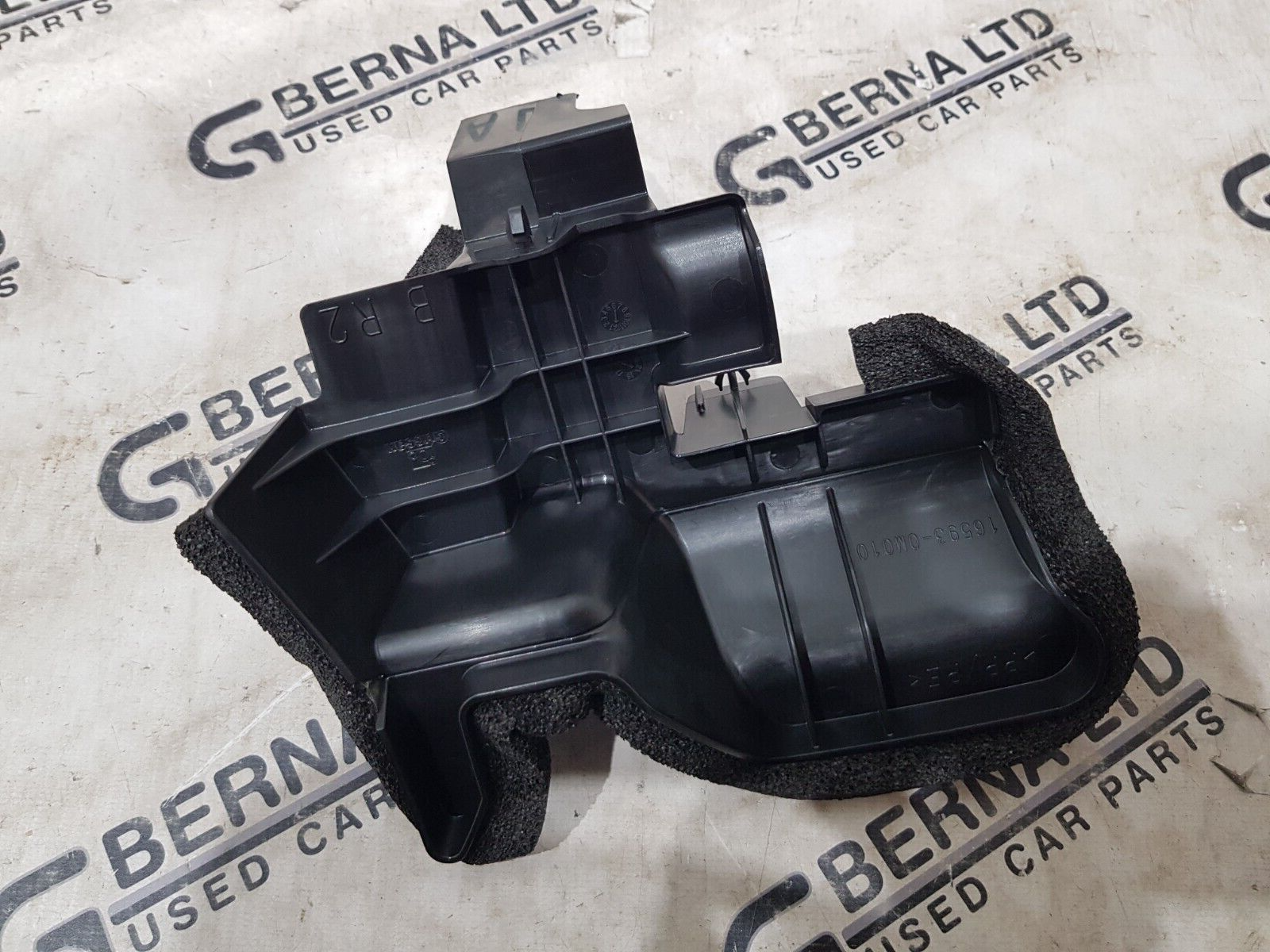 Toyota YARIS Hybrid Xp130 2012 Radiator Holder Bracket 16593-0m010 