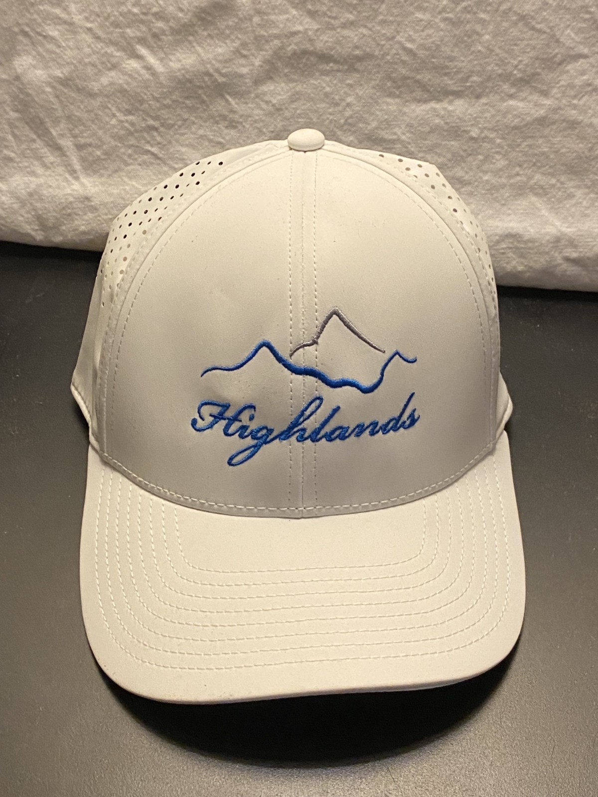 Highlands Performance Hat White Adjustable Golf C… - image 4