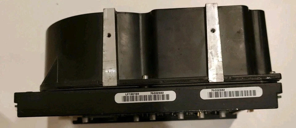 47GB Elite 47 GB Seagate ST446452W 68 pin 5.25" FH Internal SCSI HARD DISK DRIVE - Image 3 of 4