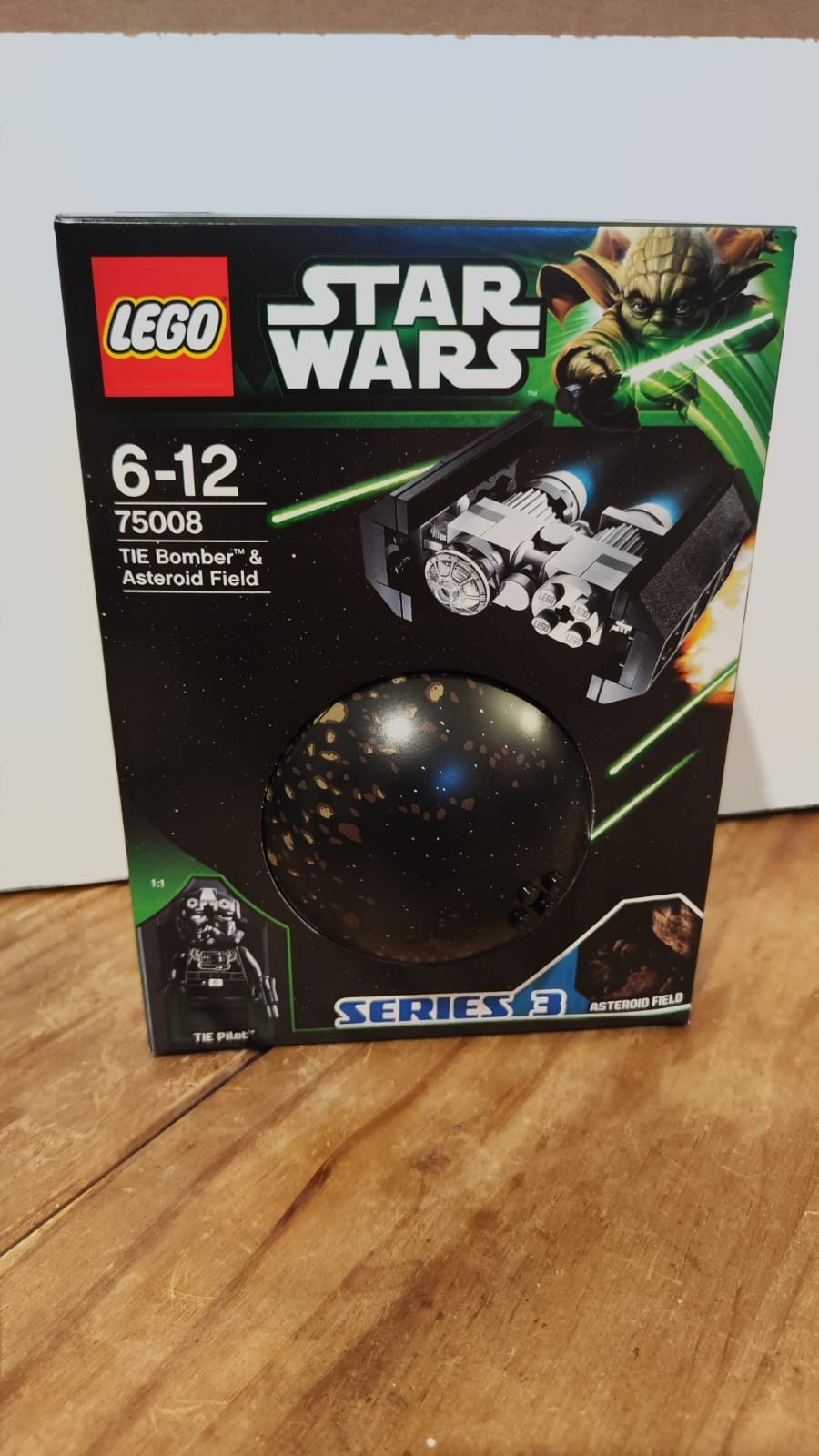 LEGO 75008 Star Wars TIE Bomber Maquette Vaisseau Empire avec Figurine Pilote et Astéroïde