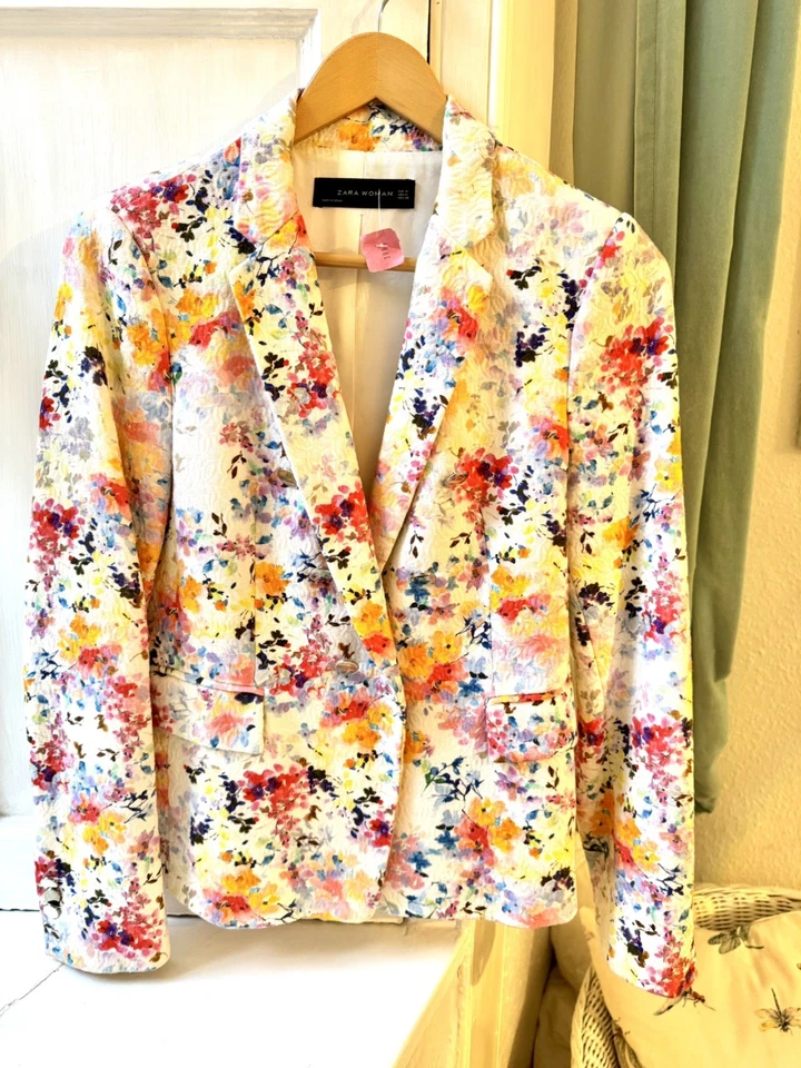 Stunning Zara Double Breasted Floral Blazer Size M - Image 1 of 1