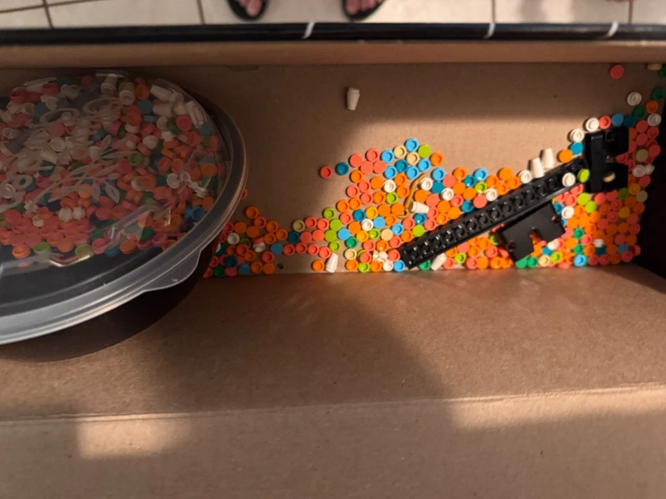 🌍 LEGO Art World Map 31203 w/ Box & Manual – Partial Build, Missing Frame Piece - Image 3 of 4