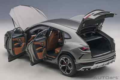 1/18 Lamborghini Urus (Grigio Lynx Gray Metallic) Model Car By