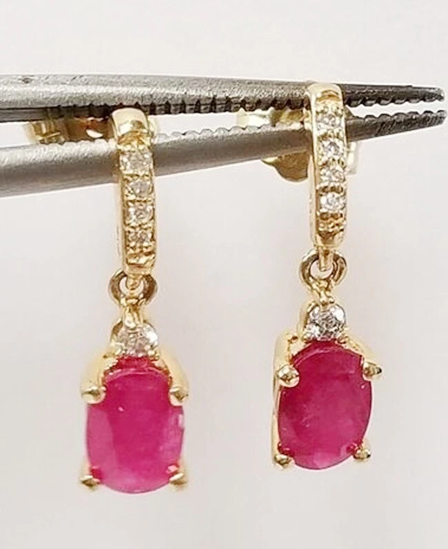 Certified 0.40ct Natural round Diamond 14k yellow gold ruby
