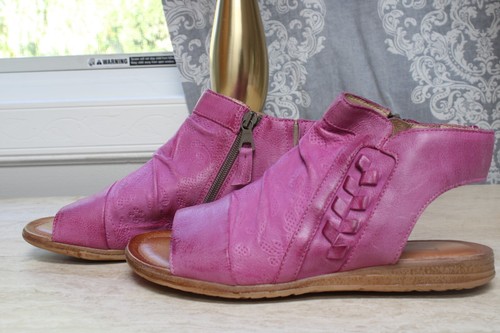 Miz Mooz - Wide Width Leather_Ruched Sandals - Flaire - Fuchsia - EU 37W - Picture 3 of 11