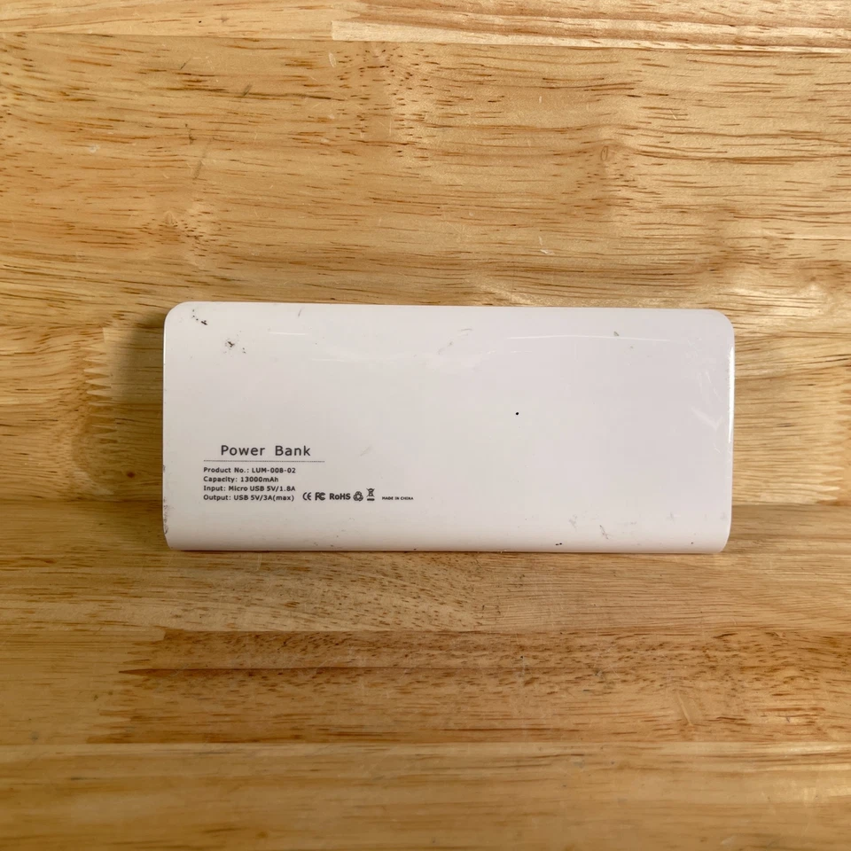 Banco de alimentación portátil Lumsing LUM-008-02 blanco y plateado 13000 mAh puertos USB dobles Foto 3 de 3