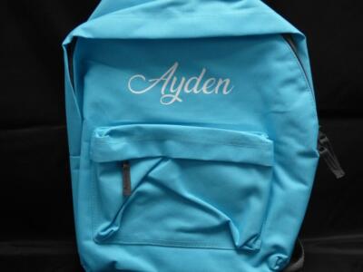 Hochwertiger Rucksack Jungen. Mit dem Namen ''AYDEN''. Blau. Gepolsterte Schultergurte. Alter3+