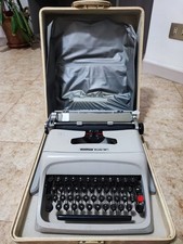 MACCHINA DA SCRIVERE VINTAGE OLIVETTI STUDIO 44 con Custodia