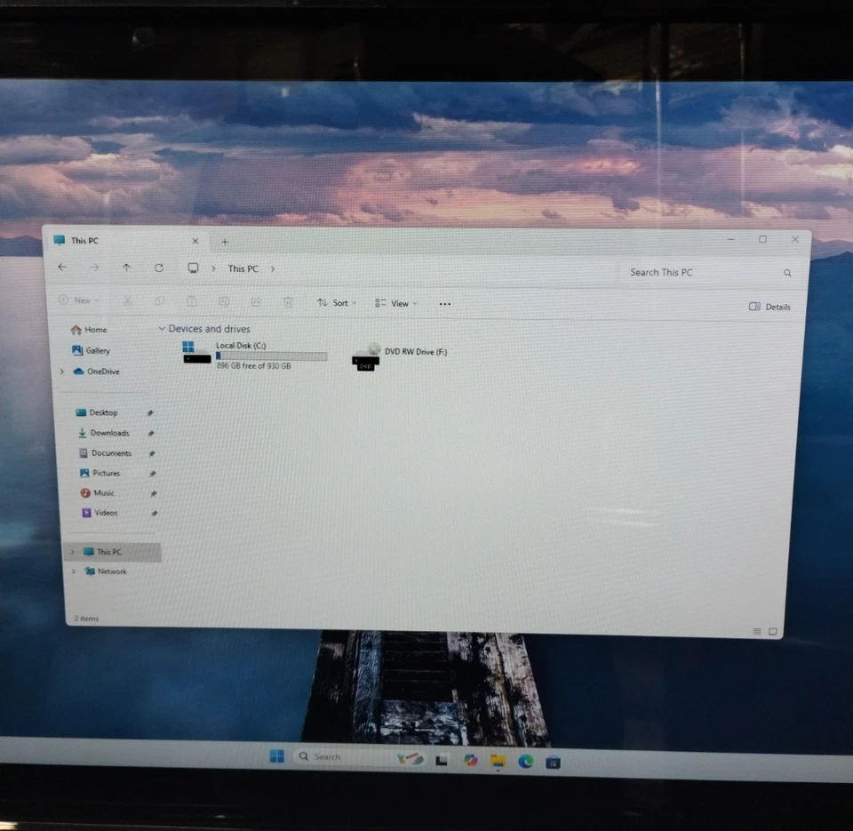 HP Pavilion 23-f239 23" TouchSmart AIO AMD A6-6400K Radeon 8GB RAM 1TB HDD W11H - Image 3 of 4