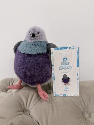 Jellycat Selfridges Exclusive Leicester Pigeon Plüsch und Pin Set