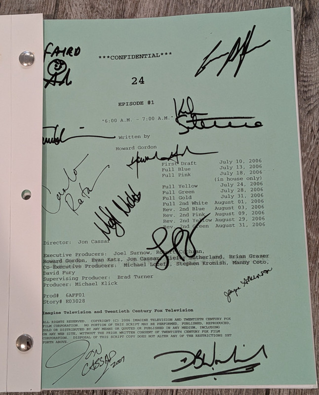 HAND SIGNED CAST 24 TV SHOW ORIGINAL SERIES SCRIPT S06E01 KIEFER SUTHERLAND MORE