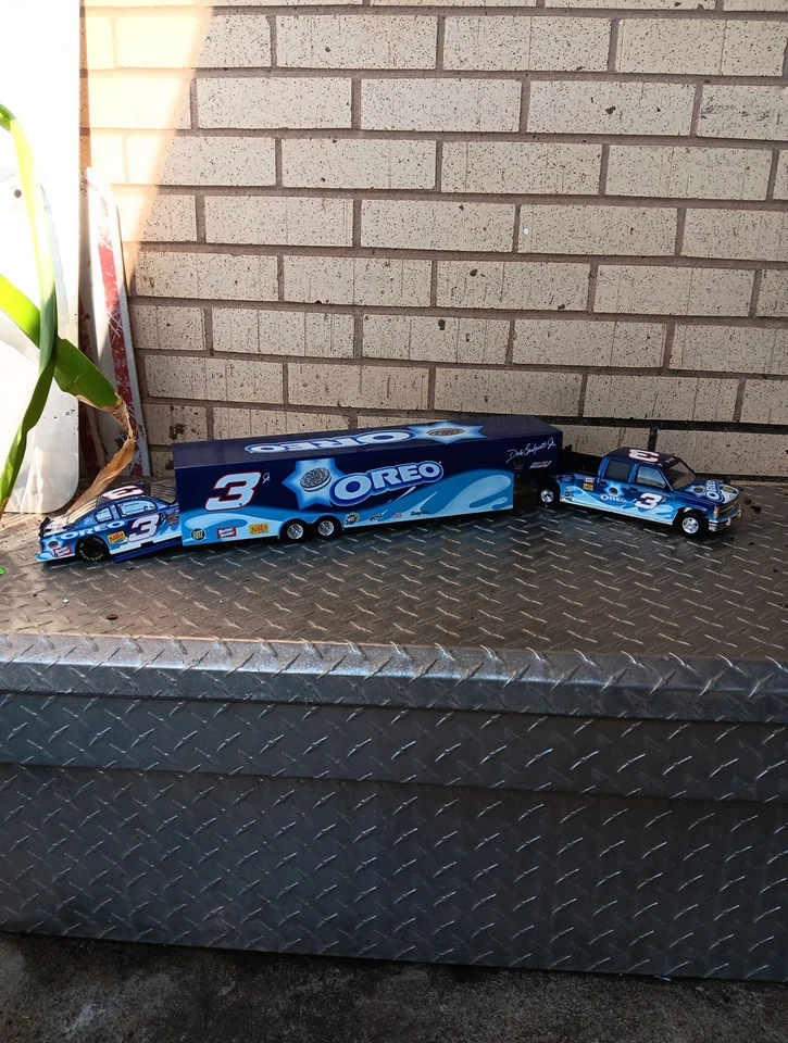 1:24 Dale Jr 02 Brookfield Collectors Guild - #3 Oreo/Ritz coche y remolque CR3 Foto 2 de 4