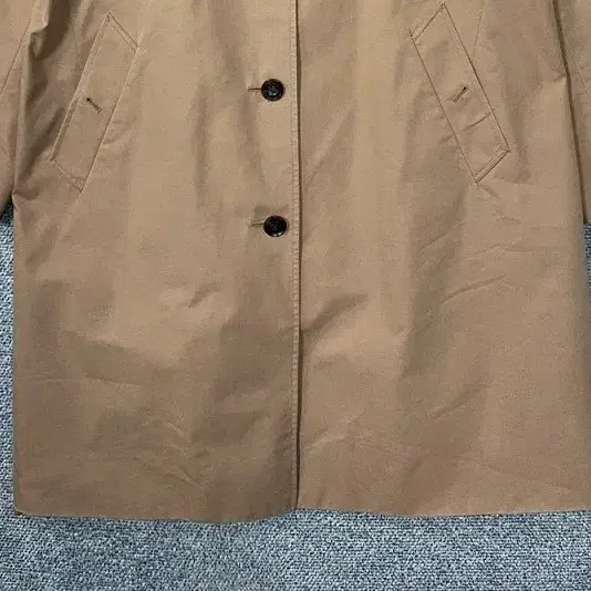 Uniqlo Beige Button-up Work Coat L thumbnail 8
