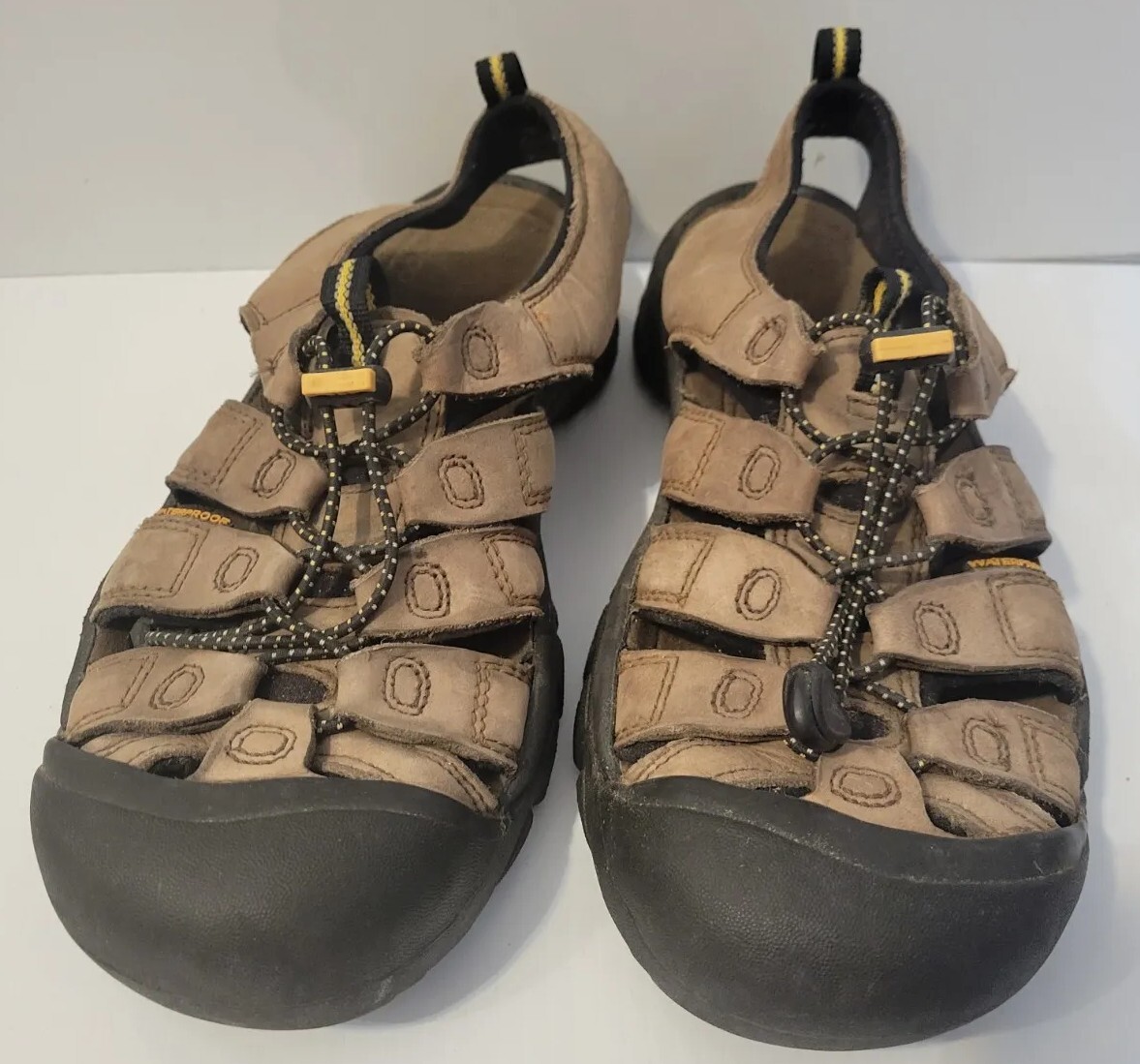 Sandali da trekking impermeabili da uomo Keen Newport H2 punta chiusa taglia 9 marroni