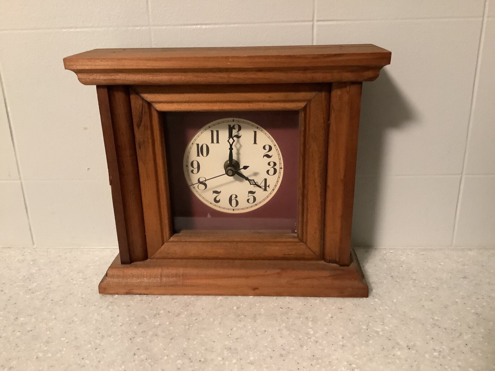 VTG Noel Woodcraft Wood Mantel Clock Missouri-Quartz-Battery Powered (TESTED)