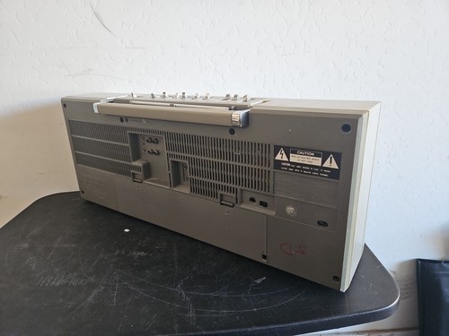 Hitachi TRK-W55W RaRe Vintage Cassette Radio EQ Boombox - Picture 6 of 9