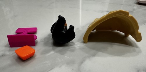 1993 Littlest Pet Shop Zoo Honey Bear with Cozy Cave - Picture 8 of 8