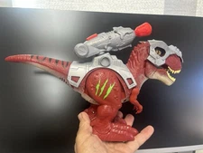 Zuru Robo Alive DinoWars Battling T-Rex w/Armour & Weapon- Walking, Roaring Dino