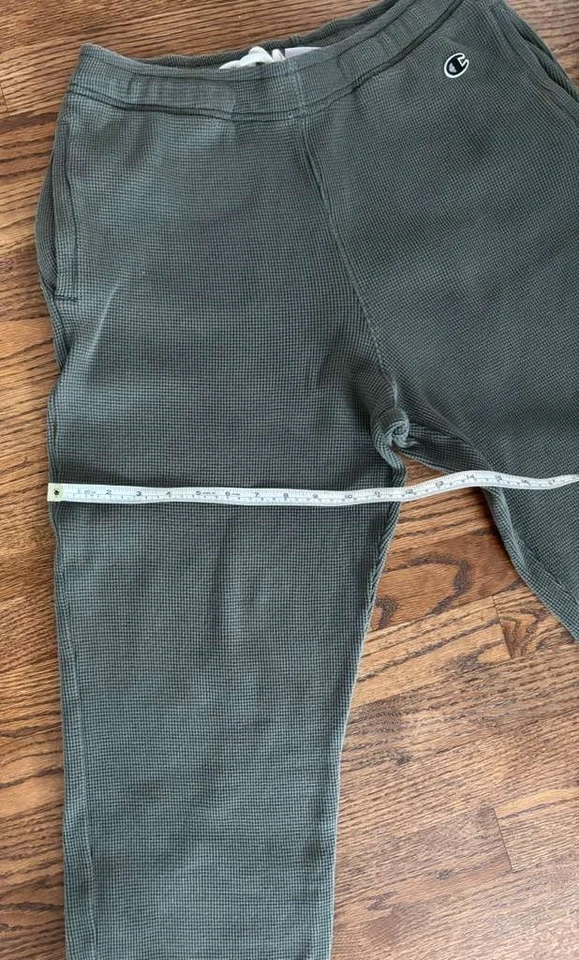 Pantalones deportivos Champion para hombre de Todd Snyder verde oliva, talla mediana Foto 3 de 4