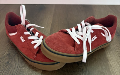 Vans Seldan Lace Up Gum Sidewall Skate Sneaker Youth 3.5 Dark Red Pomegranate